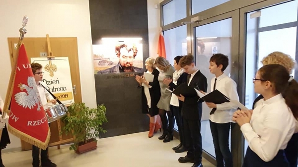 Odsłonięcie tablicy upamiętniającej patrona Jana Kasprowicza